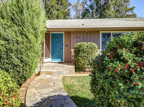 Exterior - 3283 Middleton Ln, Redding, CA 96002 photo 5 of 10