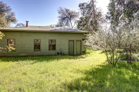 Exterior - 3283 Middleton Ln, Redding, CA 96002 photo 9 of 10