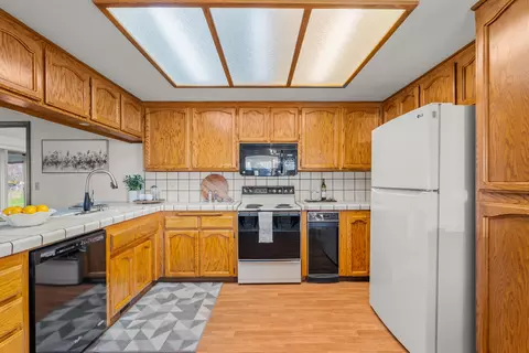 725 West Ave, Red Bluff, CA 96080 photo 13