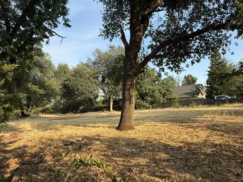 3293 Middleton Ln, Redding, CA 96002 photo 9
