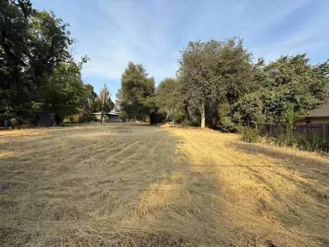 3293 Middleton Ln, Redding, CA 96002 photo 4