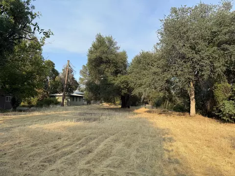 3293 Middleton Ln, Redding, CA 96002 photo 10