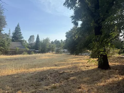 3293 Middleton Ln, Redding, CA 96002 photo 6