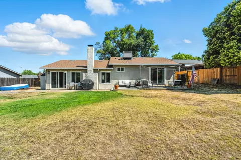 Exterior - 4020 Oro St, Redding, CA 96001 photo 7 of 8