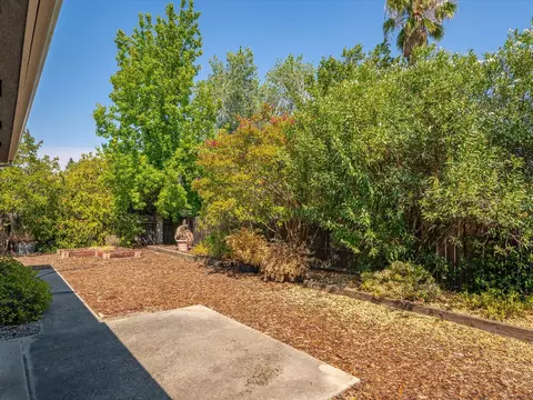 719 St Thomas Pkwy, Redding, CA 96003 photo 32
