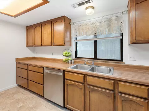 719 St Thomas Pkwy, Redding, CA 96003 photo 10