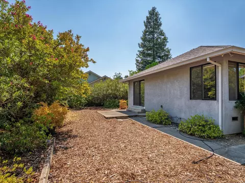 719 St Thomas Pkwy, Redding, CA 96003 photo 31