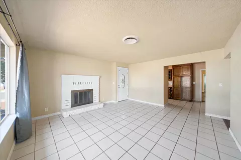Living - 3255 Winding Way, Redding, CA 96003 photo 3 of 5