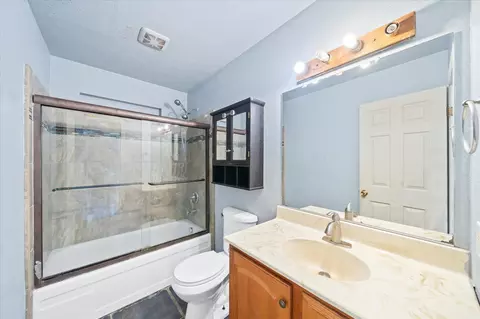 Bath - 3255 Winding Way, Redding, CA 96003 photo 3 of 3