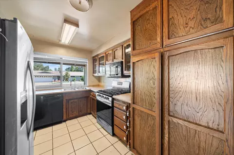 Kitchen - 3255 Winding Way, Redding, CA 96003 photo 1 of 1