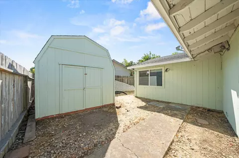 Exterior - 3255 Winding Way, Redding, CA 96003 photo 7 of 9
