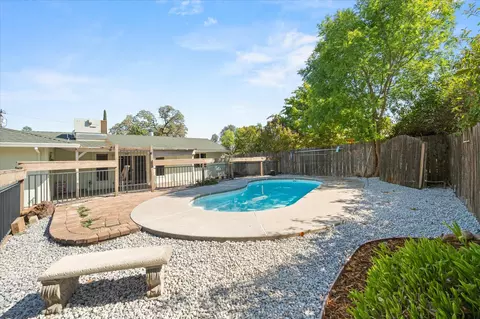3255 Winding Way, Redding, CA 96003