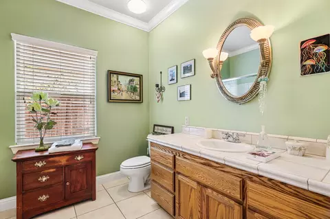 Bath - 1533 Spanish Bay Dr, Redding, CA 96003 photo 3 of 4