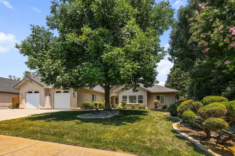 1533 Spanish Bay Dr, Redding, CA 96003
