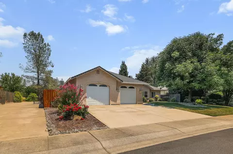 Exterior - 1533 Spanish Bay Dr, Redding, CA 96003 photo 6 of 7