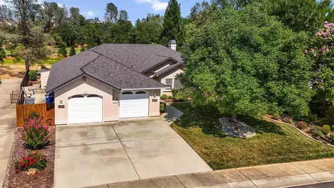 View/Area - 1533 Spanish Bay Dr, Redding, CA 96003 photo 2 of 7