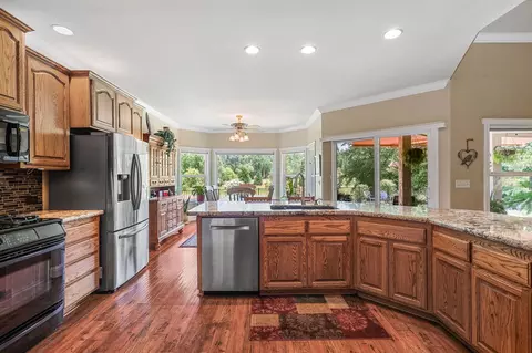 Kitchen - 1533 Spanish Bay Dr, Redding, CA 96003 photo 1 of 2