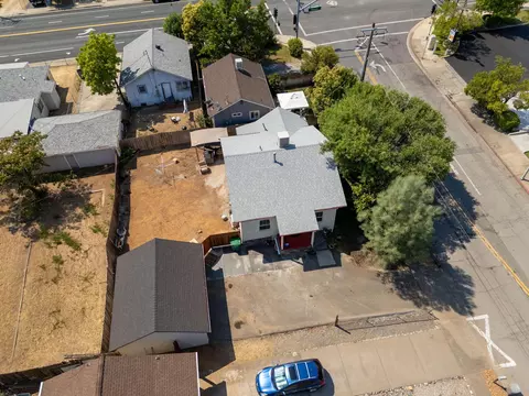 View/Area - 1635 Pleasant St, Redding, CA 96001 photo 5 of 8