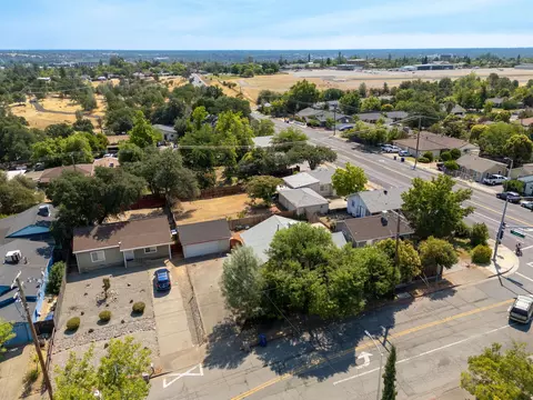 View/Area - 1635 Pleasant St, Redding, CA 96001 photo 8 of 8