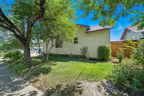 Exterior - 1635 Pleasant St, Redding, CA 96001 photo 4 of 8