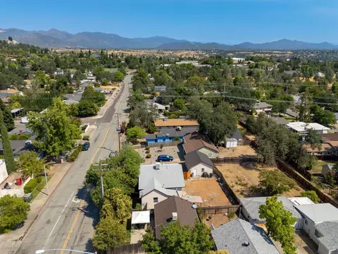 View/Area - 1635 Pleasant St, Redding, CA 96001 photo 3 of 8
