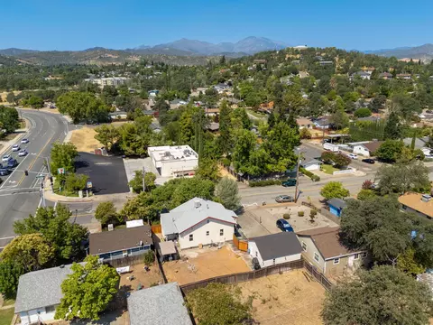 View/Area - 1635 Pleasant St, Redding, CA 96001 photo 2 of 8