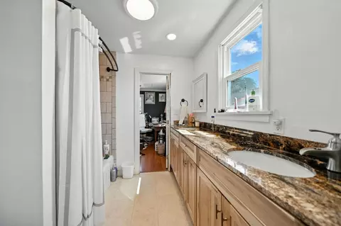 Entry Way - 1635 Pleasant St, Redding, CA 96001 photo 1 of 2