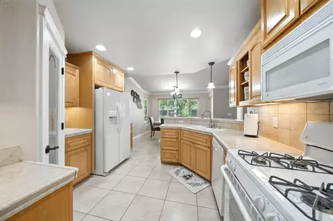 2072 Button Pl, Redding, CA 96002 photo 13