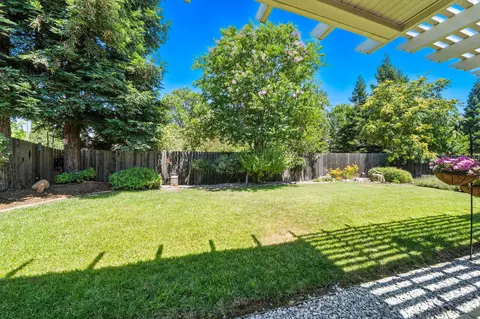 2072 Button Pl, Redding, CA 96002 photo 32