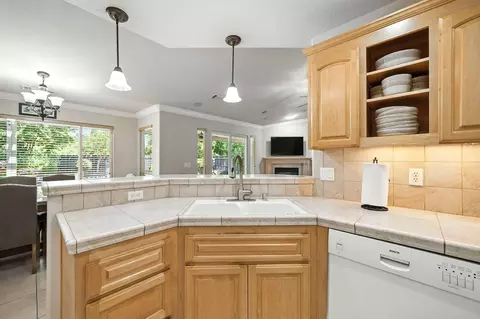 2072 Button Pl, Redding, CA 96002 photo 11