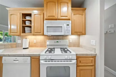 2072 Button Pl, Redding, CA 96002 photo 12