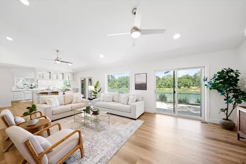 Living - 2949 Felstet Ln, Redding, CA 96001 photo 2 of 4