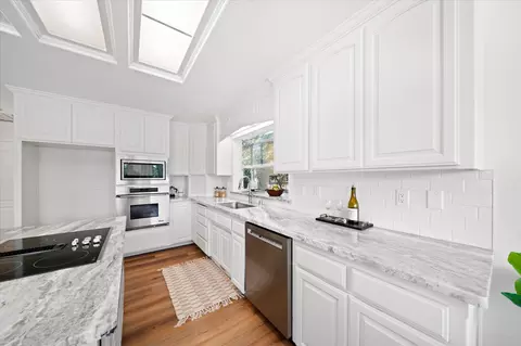 Kitchen - 2949 Felstet Ln, Redding, CA 96001 photo 6 of 6