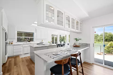 Kitchen - 2949 Felstet Ln, Redding, CA 96001 photo 2 of 6