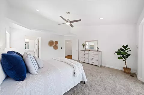 Bedroom - 2949 Felstet Ln, Redding, CA 96001 photo 2 of 6