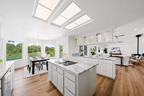 Kitchen - 2949 Felstet Ln, Redding, CA 96001 photo 4 of 6