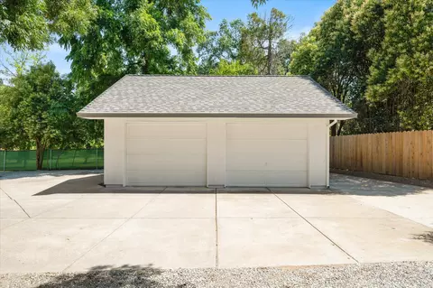 Exterior - 2949 Felstet Ln, Redding, CA 96001 photo 19 of 24