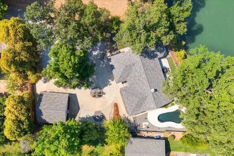 View/Area - 2949 Felstet Ln, Redding, CA 96001 photo 5 of 12