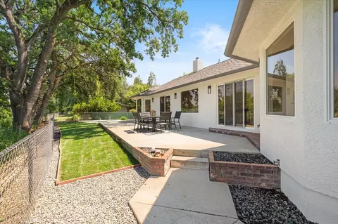 Exterior - 2949 Felstet Ln, Redding, CA 96001 photo 3 of 24