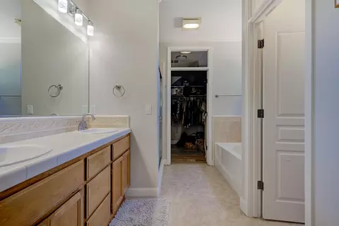 Bath - 4692 Corita Pl, Redding, CA 96001 photo 1 of 3