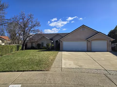 1705 Kingswood Way, Redding, CA 96003