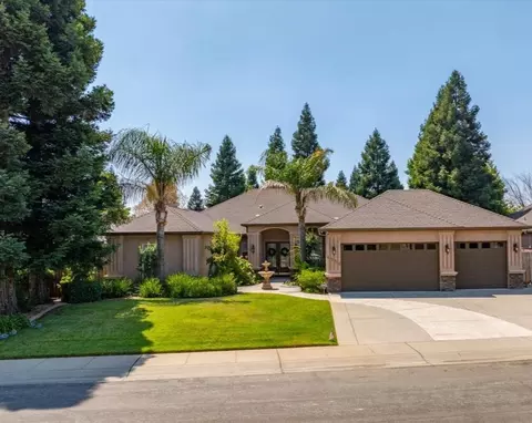4556 Yellowstone Dr, Redding, CA 96002