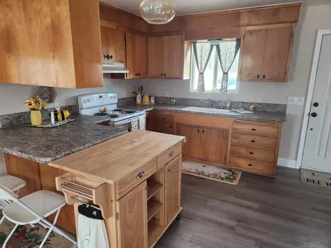 24327 Bascom Rd, Millville, CA 96062 photo 4