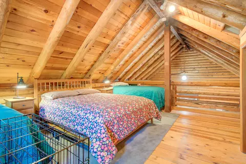 Bedroom - 27401 Goodman Rd, Fall River Mills, CA 96028 photo 6 of 9