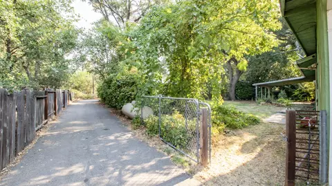 21830 Berkeley Dr, Palo Cedro, CA 96073 photo 18