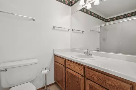 Bath - 2190 Renoir Path, Redding, CA 96001 photo 1 of 2