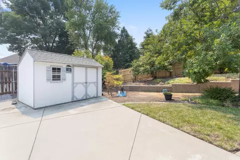 Exterior - 1000 Greenbriar Ct, Redding, CA 96003 photo 5 of 5