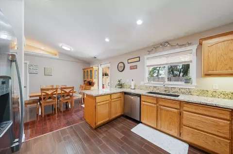 2903 Newbury Ln, Redding, CA 96002 photo 6