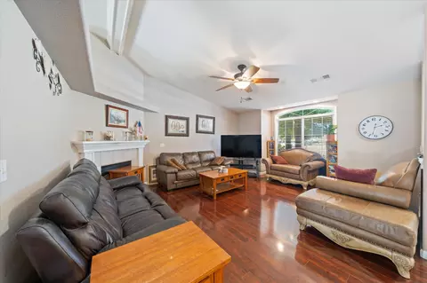 2903 Newbury Ln, Redding, CA 96002 photo 4
