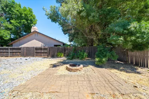 2903 Newbury Ln, Redding, CA 96002 photo 17